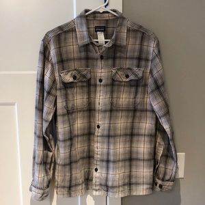 Patagonia organic cotton flannel size medium